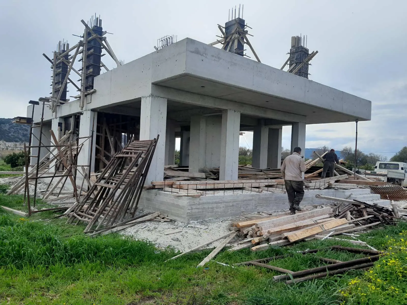 Σκυροδέτηση κατοικίας στο Ίρια